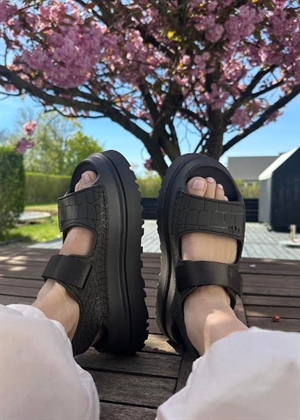 W Goldenglow embossed sandal Dense Smoke UGG 
